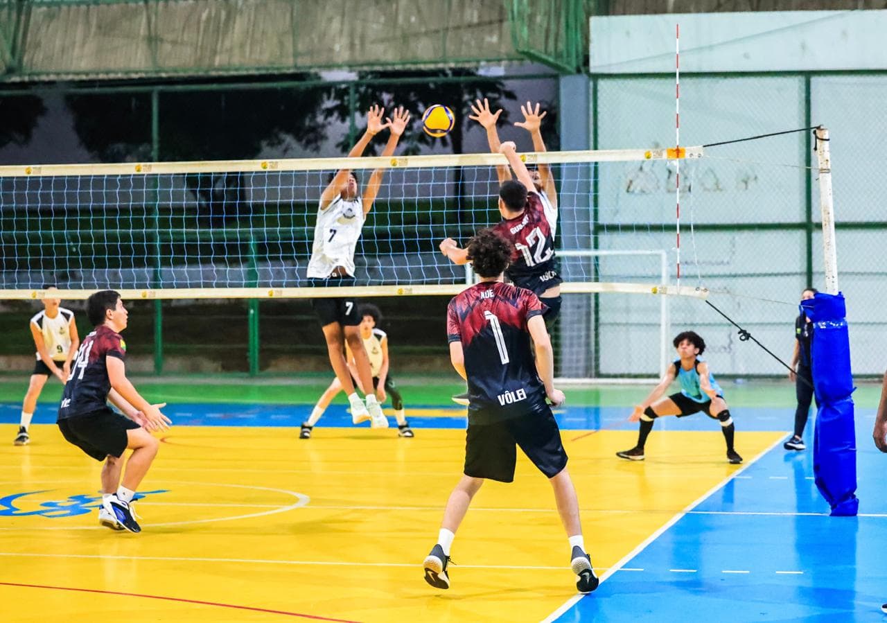 Universitário derrota o Clícia Gadelha no Estadual de Vôlei Sub-18