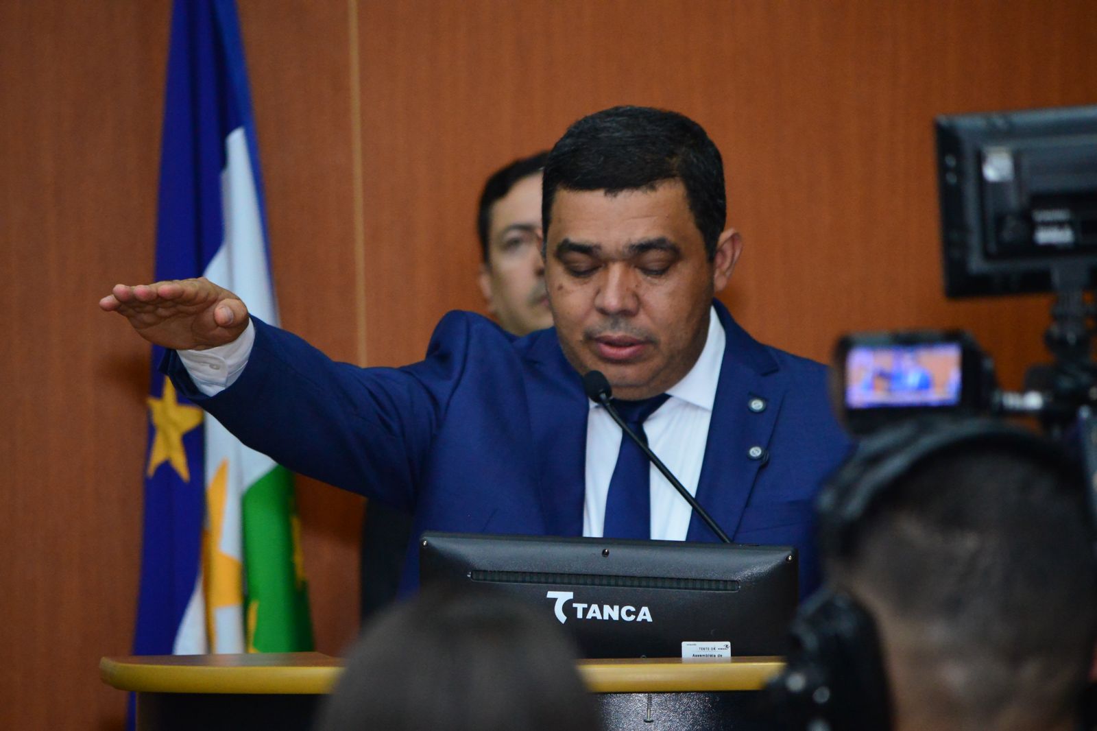 Sampaio é empossado governador e Jorge Everton assume Assembleia Legislativa