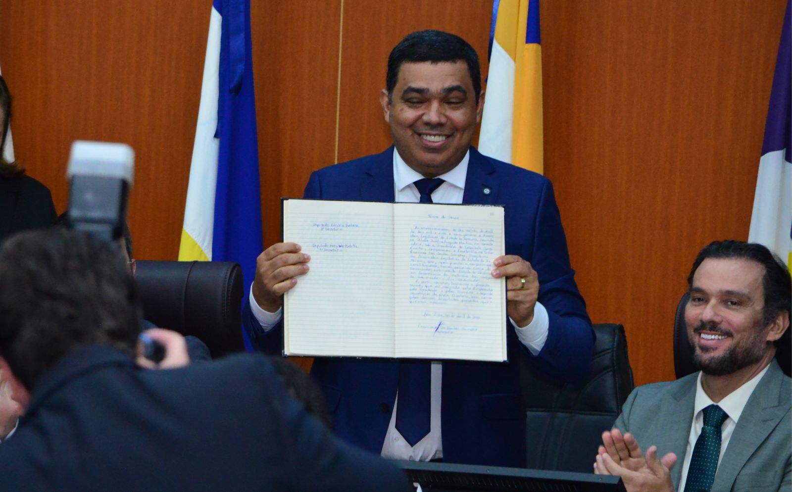 Sampaio hesita sobre ‘decretão’ e não descarta convidar Damião para o Governo