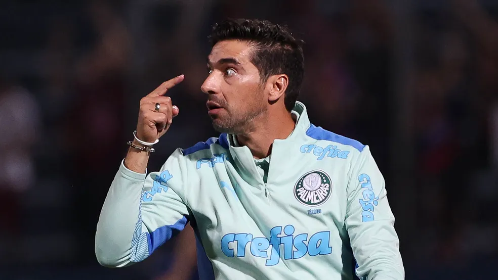 Abel Ferreira, técnico do Palmeiras, é suspenso por oito jogos