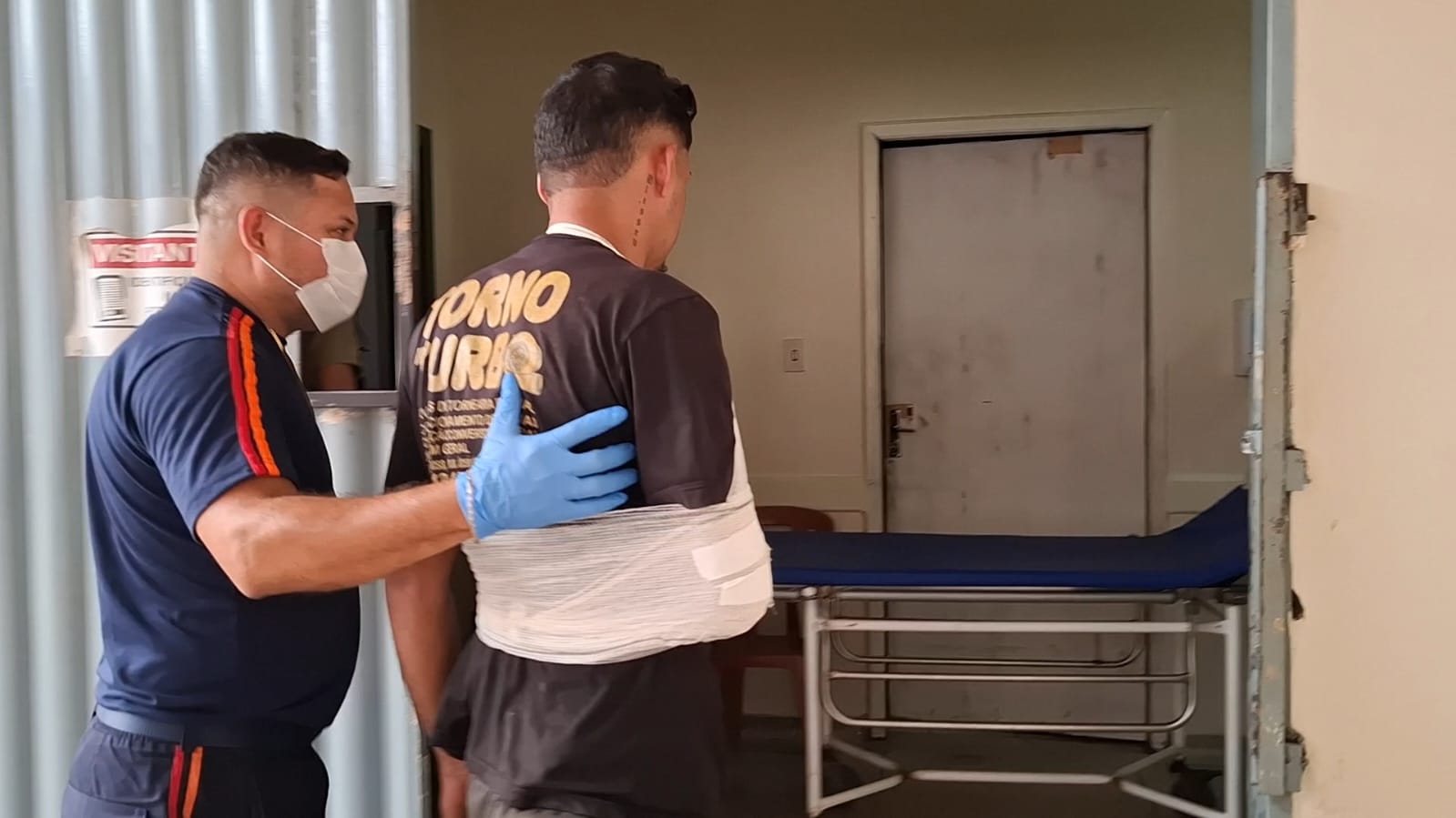 Jovem fica ferido após colisão com bicicleta elétrica em Rio Branco