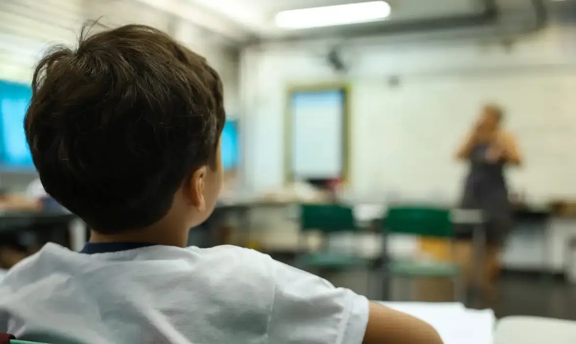 Educação financeira passa a ser obrigatória nas escolas municipais de Rio Branco; Entenda