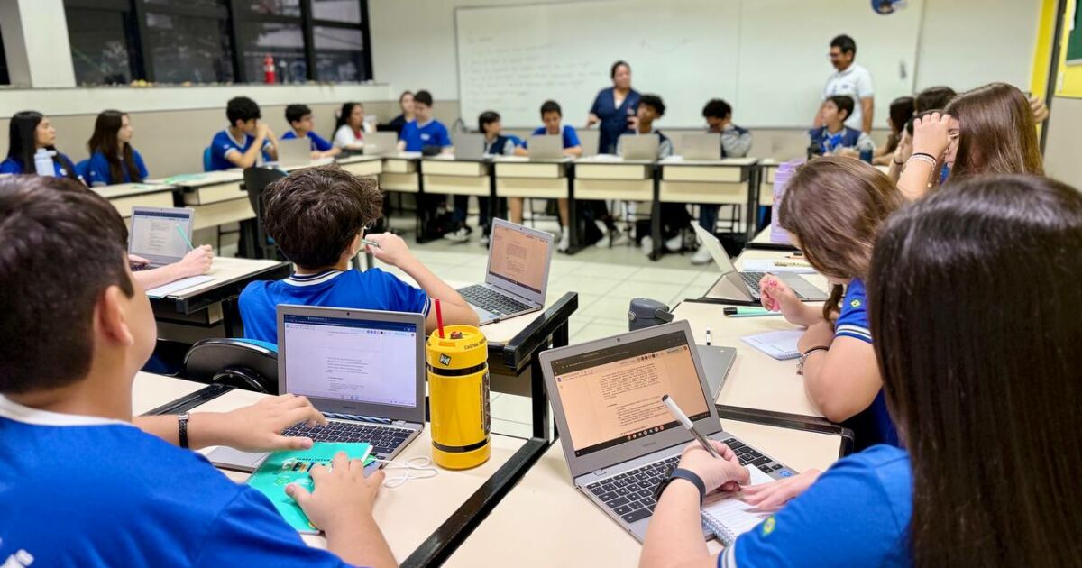 Equilíbrio entre telas e saúde mental desafia rotina escolar em Manaus