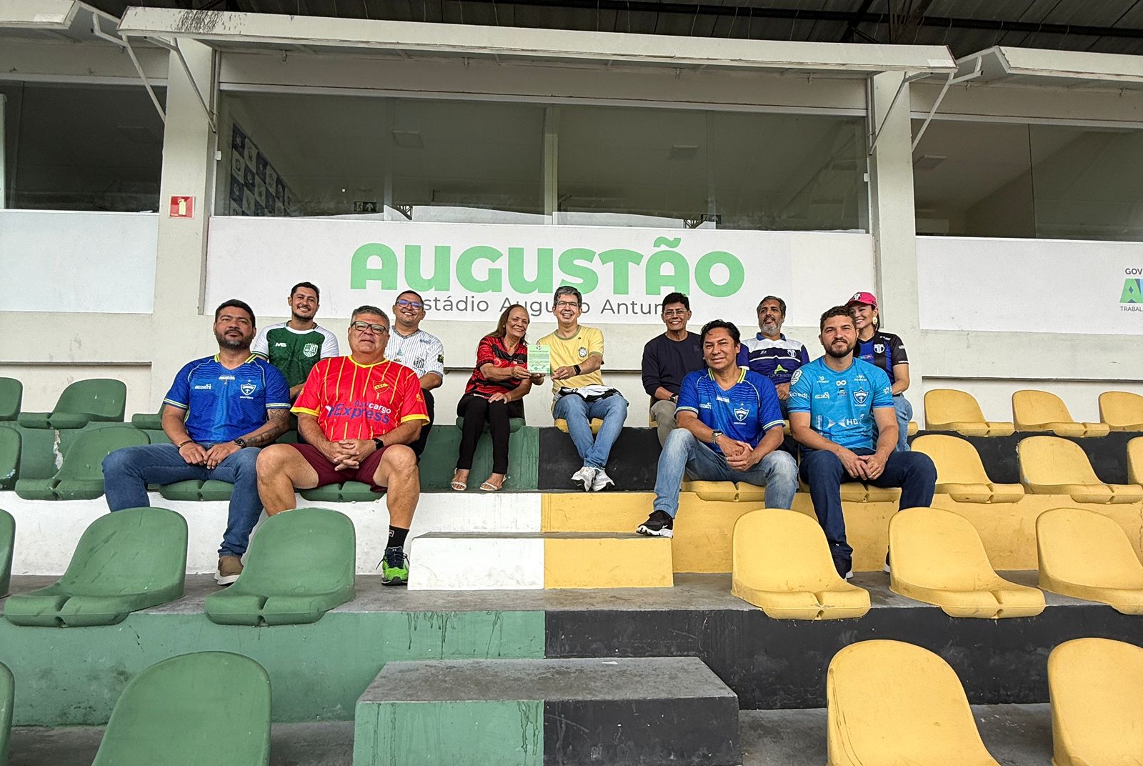 Futebol amapaense reconhece apoio de Randolfe na reconstrução de estádios e ao Amapazão – Diário do Amapá