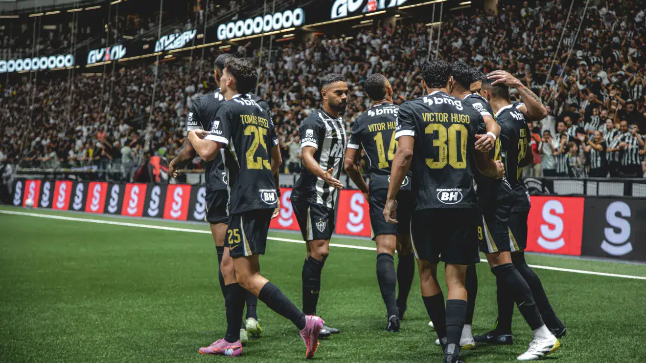 Atlético-MG vence Athletico-PR e garante 2ª vitória seguida no Brasileirão