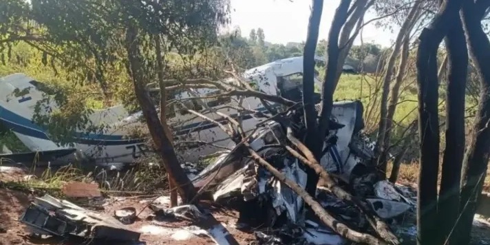 Avião com R$ 15 milhões cai no Paraguai e dinheiro é saqueado