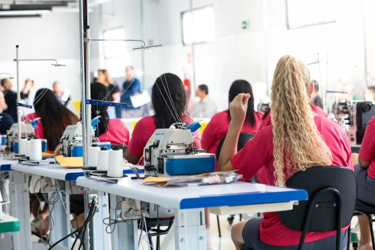 Essa oficina é mais que capacitação, é mudança real na vida dessas mulheres, diz diretora de penitenciária feminina