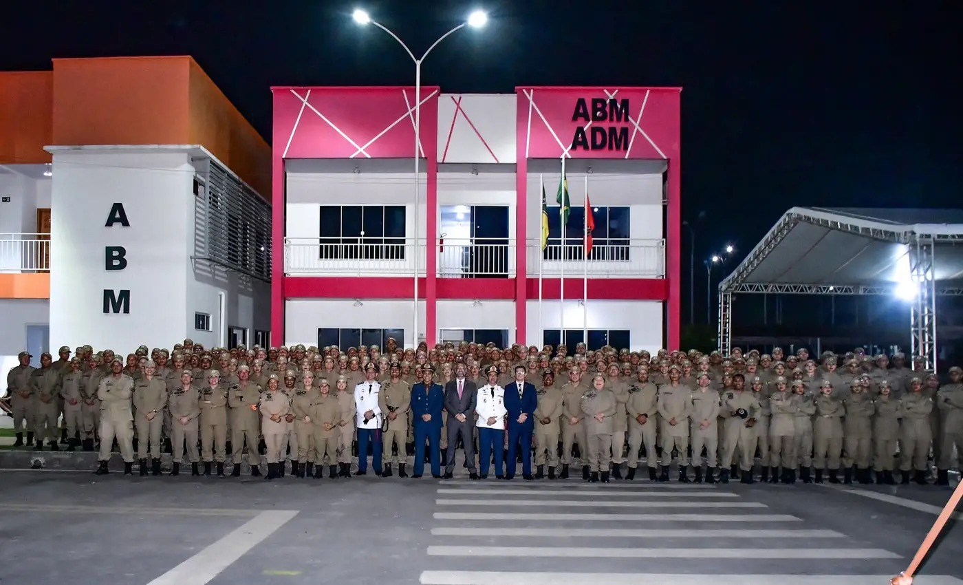 Governador Clécio promove 155 militares do Corpo de Bombeiros e participa do “Batismo de Fogo” de 178 alunos em formação – Diário do Amapá