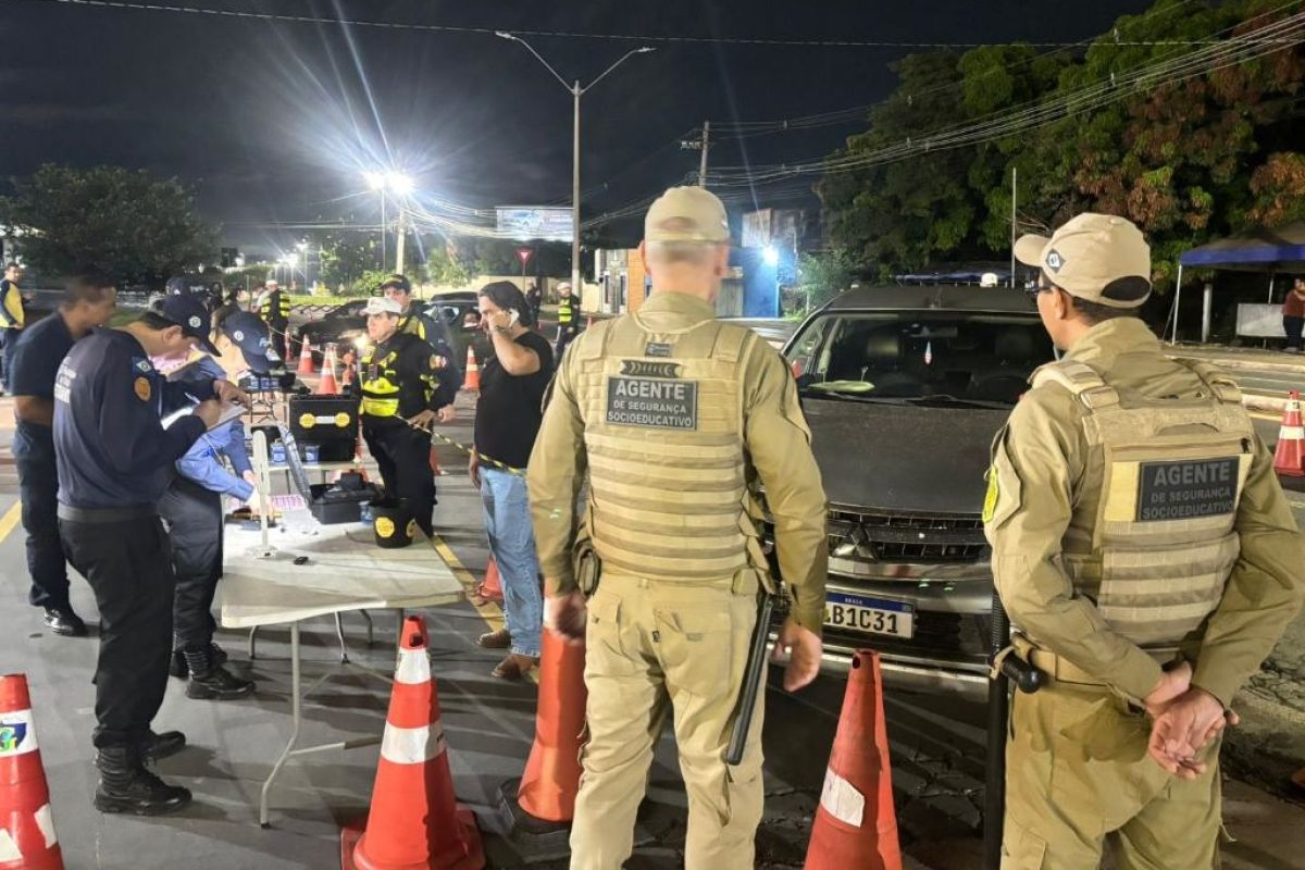 Polícia mira bairros nobres e prende 12 por embriaguez ao volante…