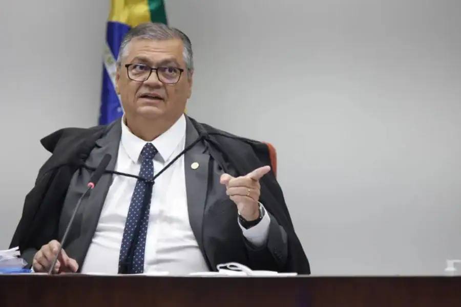 Em meio à crise de imagem no STF, Dino propõe nova reforma do Judiciário