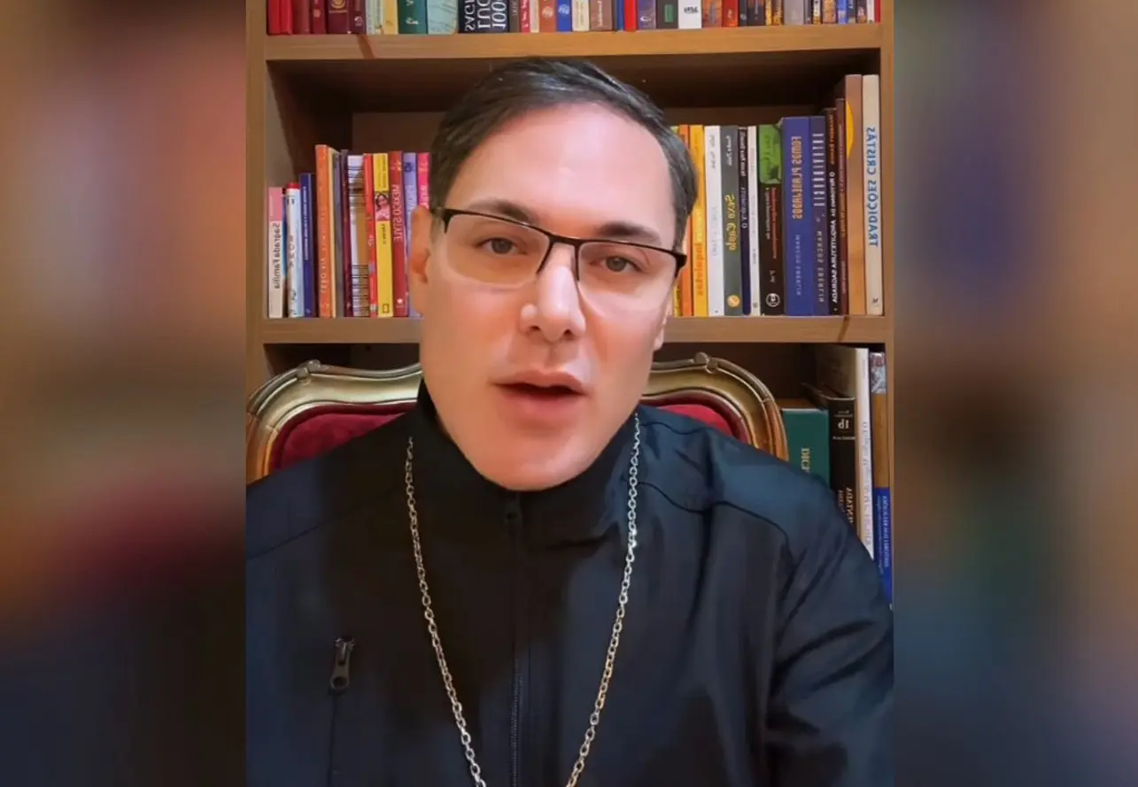 Padre com 1 milhão de seguidores presidirá Missa do Fogaréu em Goiás; veja quem é
