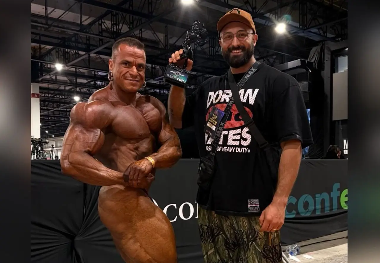 Goiano que começou a malhar para fortalecer cotovelo vira campeão de fisculturismo