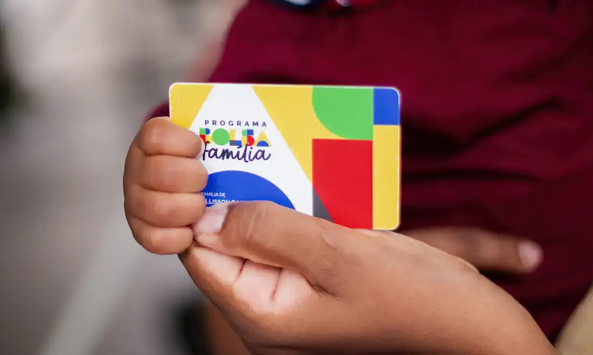 Lula avisa: inscritos no Bolsa Família têm novo prazo para cadastrar biometria