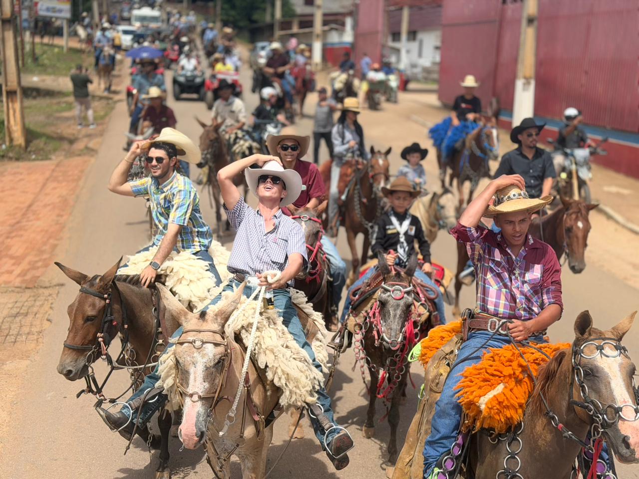 Cavalgada movimenta Epitaciolândia; veja os destaques