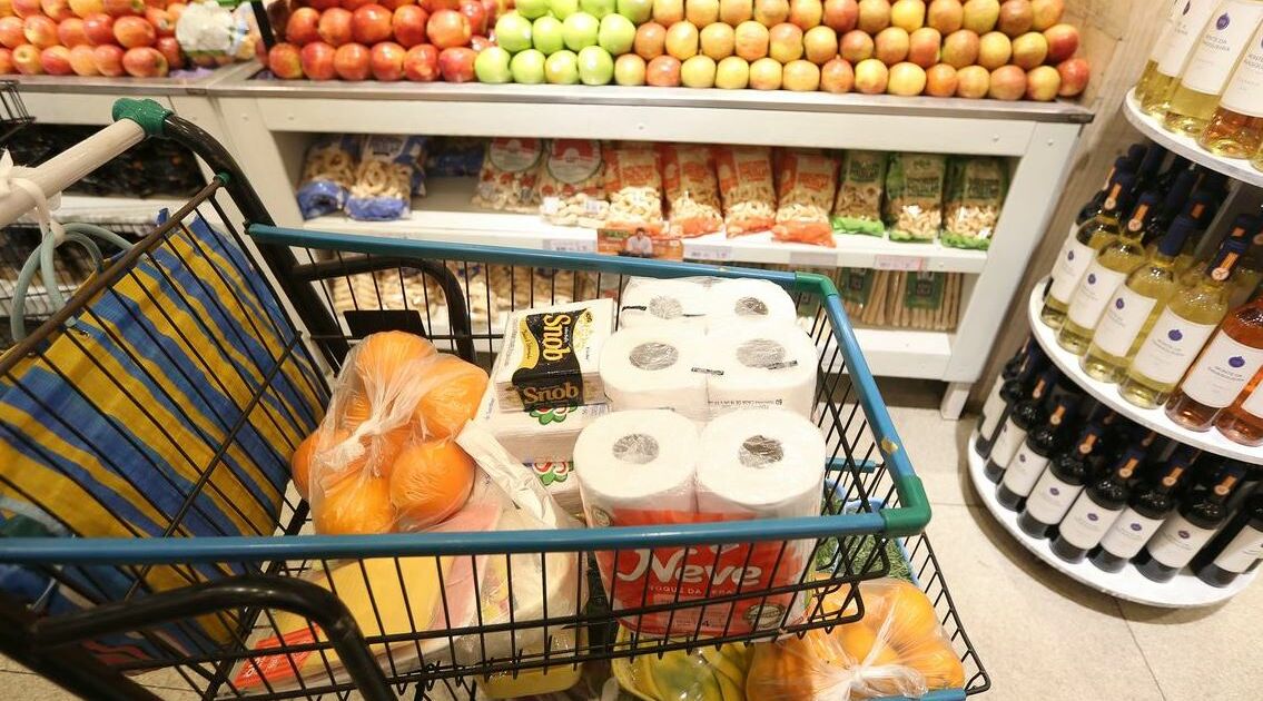 Manaus lidera alta do preço da cesta básica em março