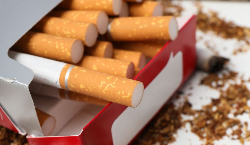 Governo eleva imposto do cigarro para bancar querosene e biodiesel