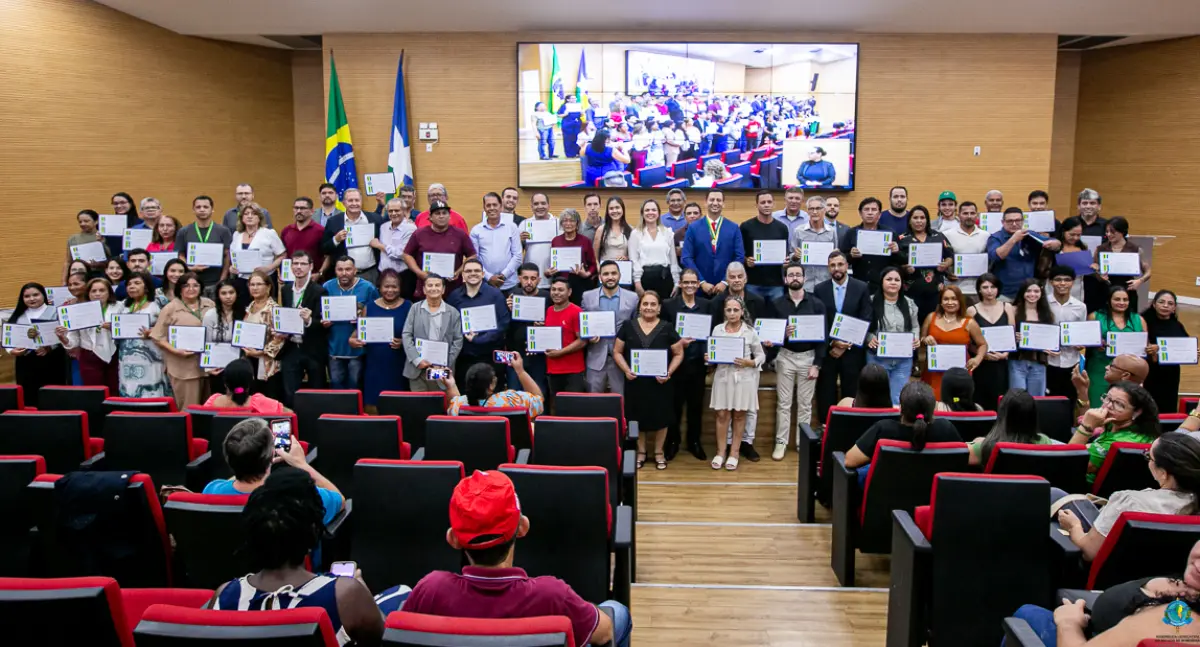 Cláudia de Jesus homenageia servidores da Conab e destaca importância para Rondônia
