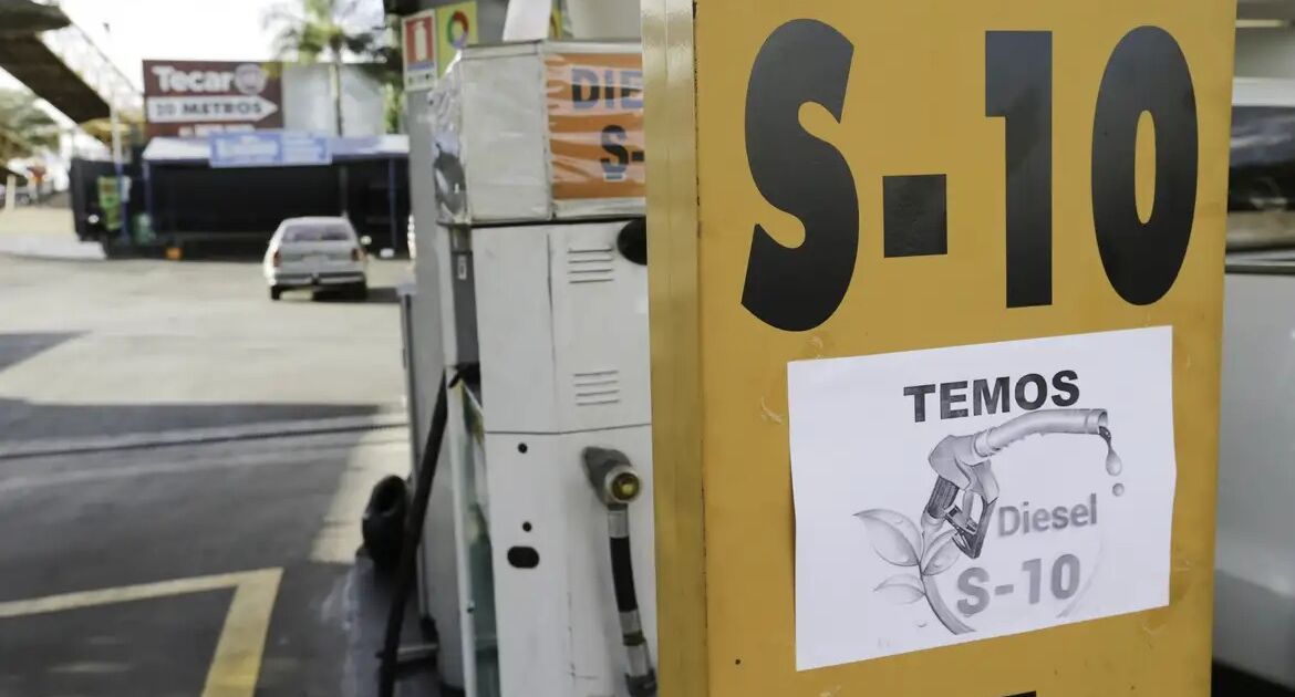 Pacote para conter alta dos combustíveis inclui subsídios e isenções