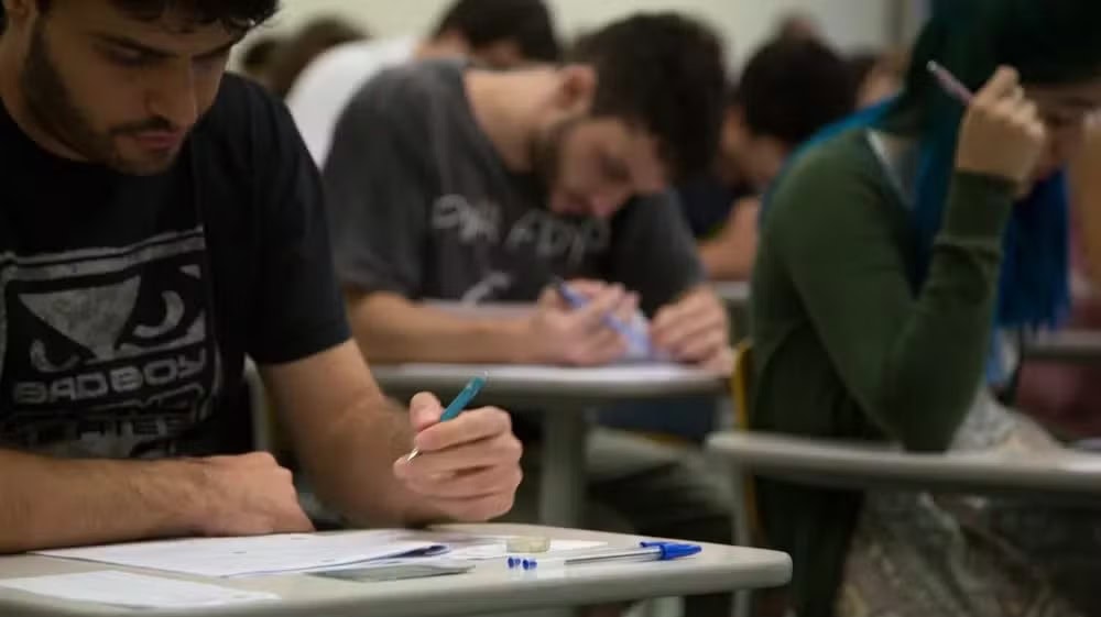 Prefeitura abre processo seletivo na Saúde com salários de até R$ 11,5 mil; veja vagas e cargos