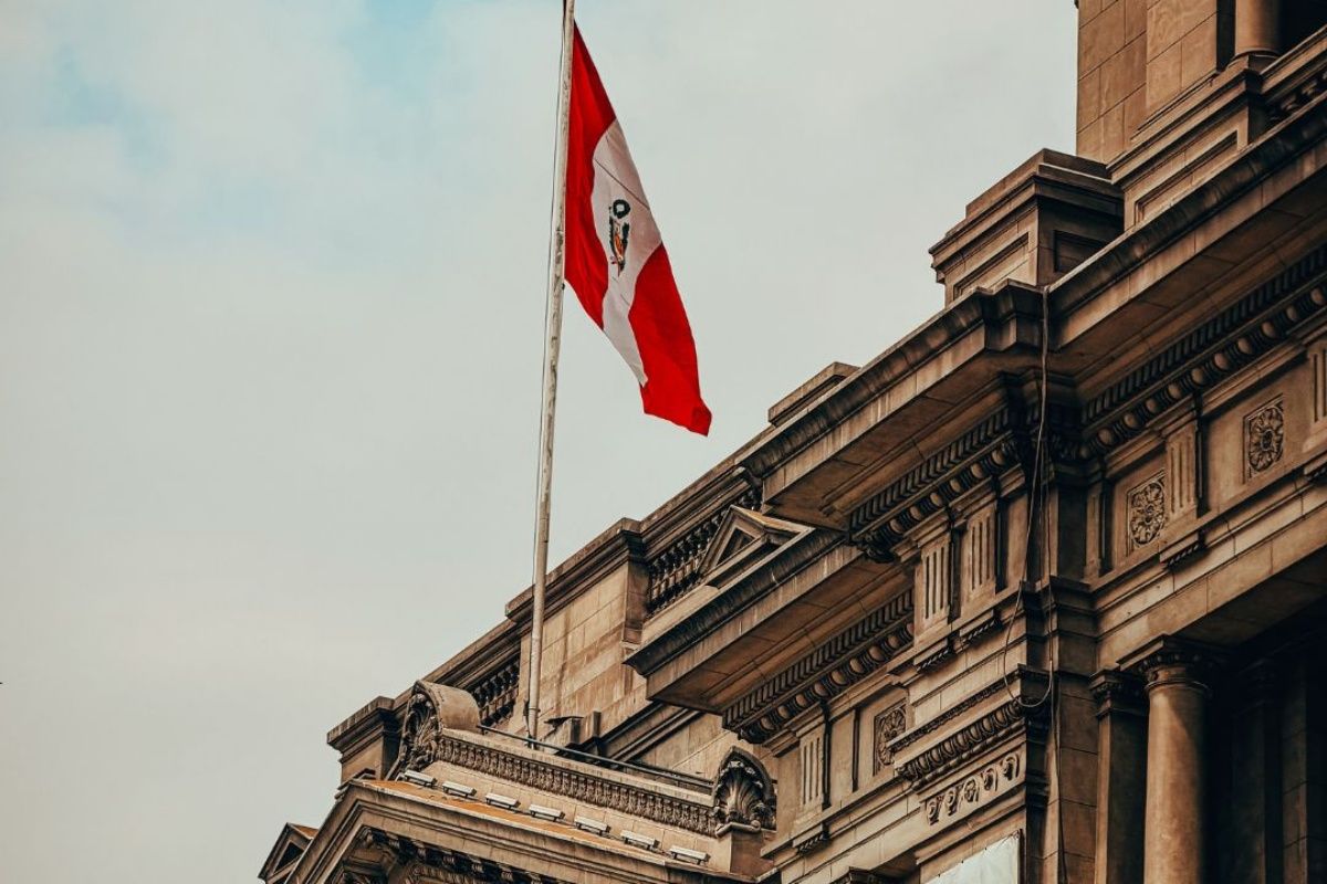 Peru vai às urnas para eleger seu 10º presidente em uma década…
