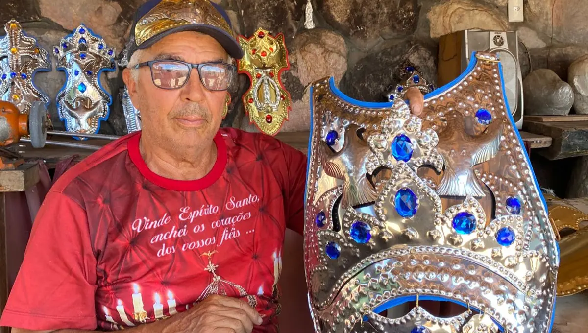 Família confecciona máscaras das Cavalhadas há mais de 20 anos