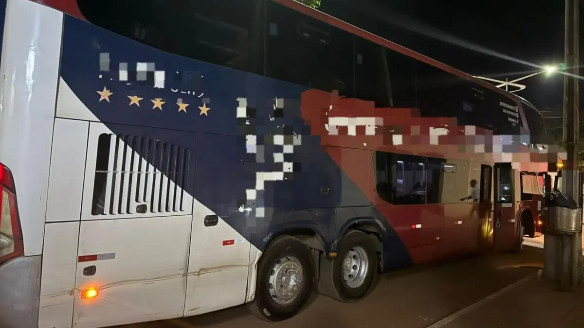 GO: Motorista de ônibus com 50 passageiros recusa parar veículo e é perseguido pela PM por 24 km