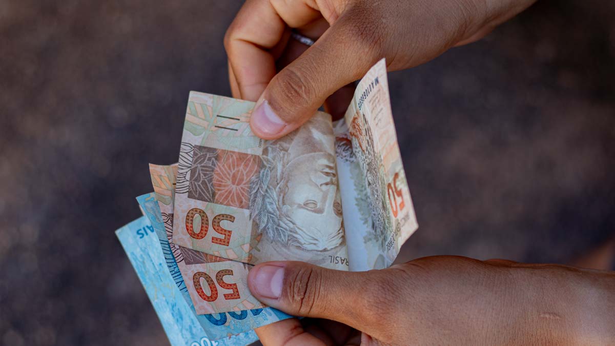 Acre paga auxílio-saúde de R$ 500 a mais de 16 mil aposentados e pensionistas a partir de abril