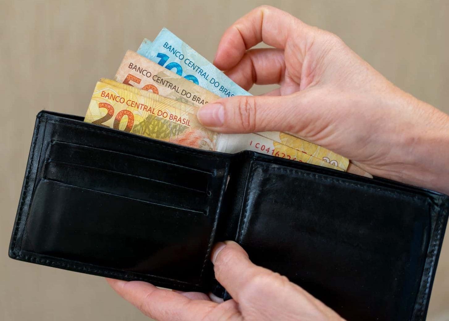 Salário de abril dos servidores do Acre é antecipado pelo governo estadual; veja data