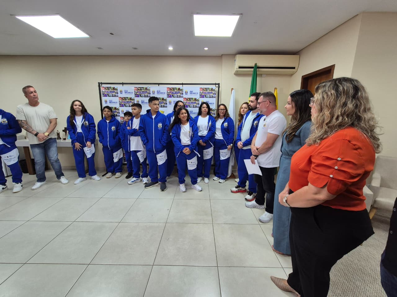 Alysson recepciona estudantes antes de viagem à Nasa