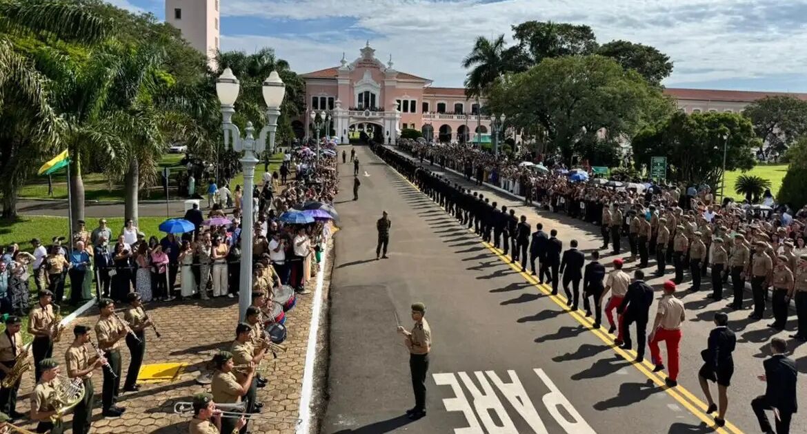 MPF quer mais mulheres em escola de cadetes do Exército