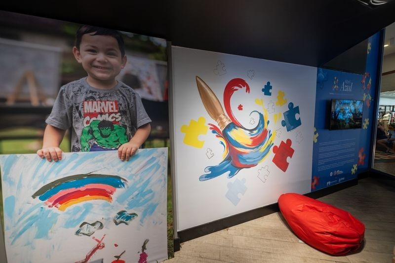 Shopping de Manaus promove exposição produzidas por crianças com TEA