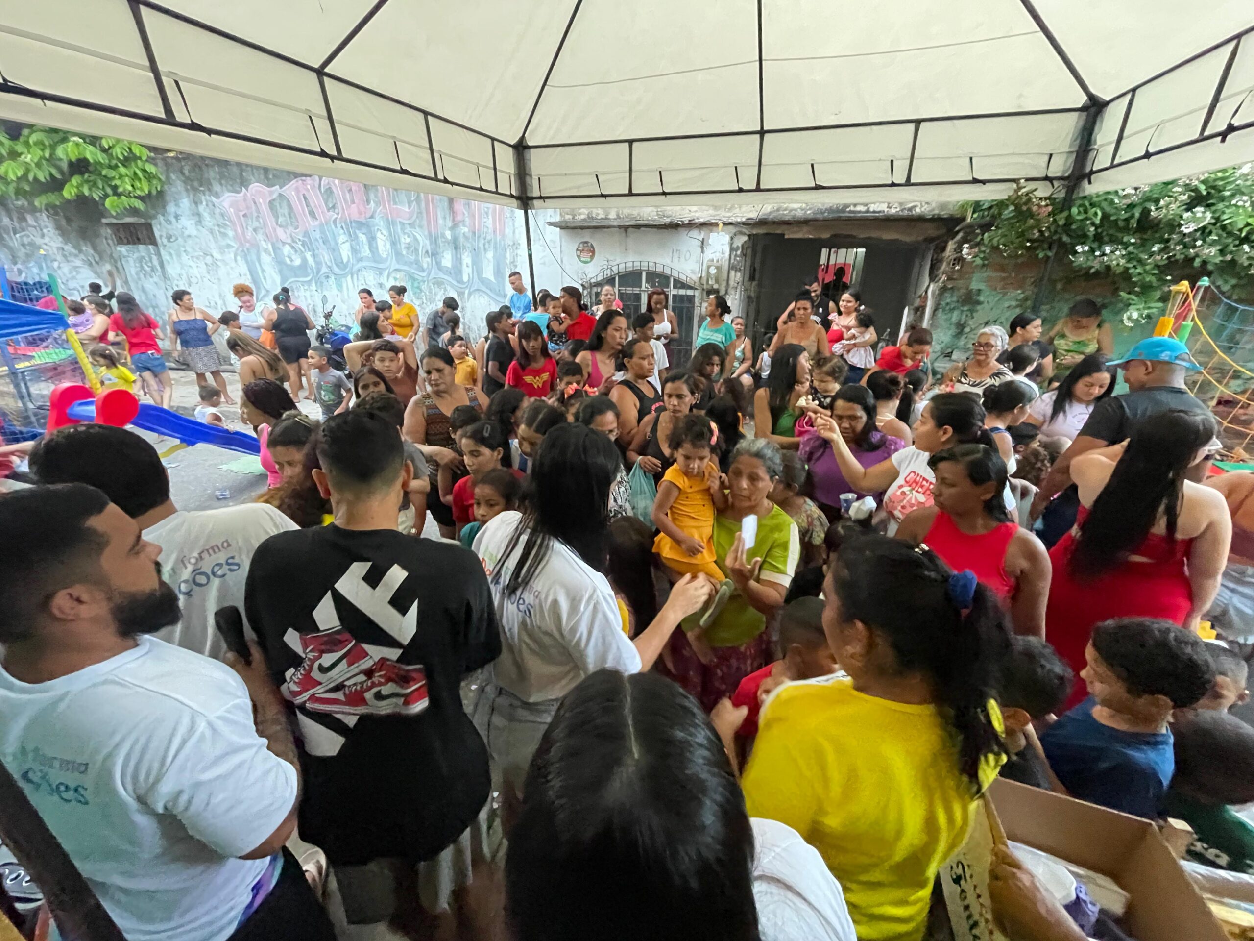 Projeto social promove ação de Páscoa com doação de ovos de chocolate para 400 crianças no Guamá, em Belém