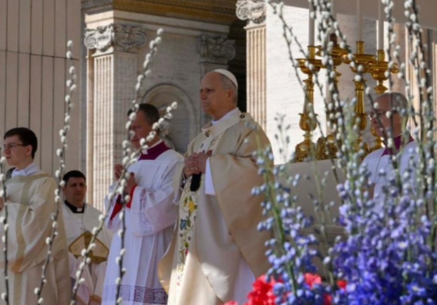 Papa Leão XIV manda mensagem em português na missa de Páscoa e faz apelo mundial: ‘Escolham a paz’