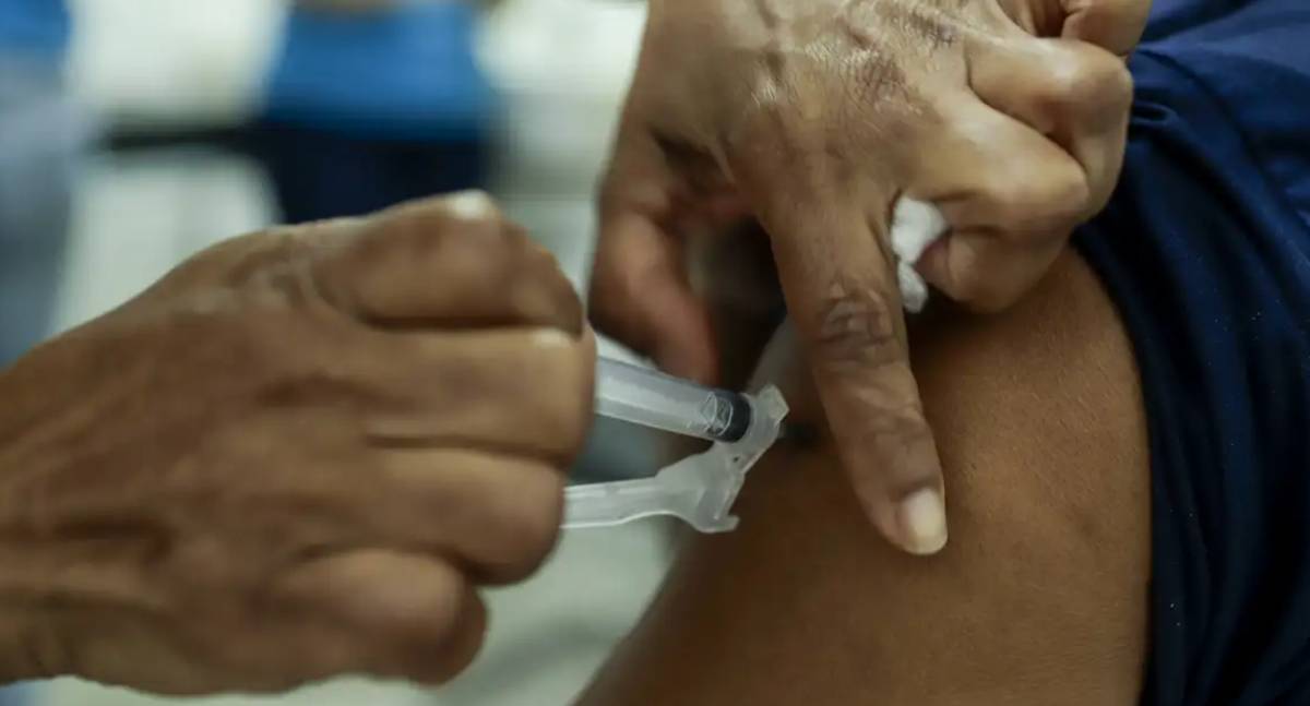 Fiocruz alerta para avanço da influenza A e aumento de casos de SRAG no Brasil