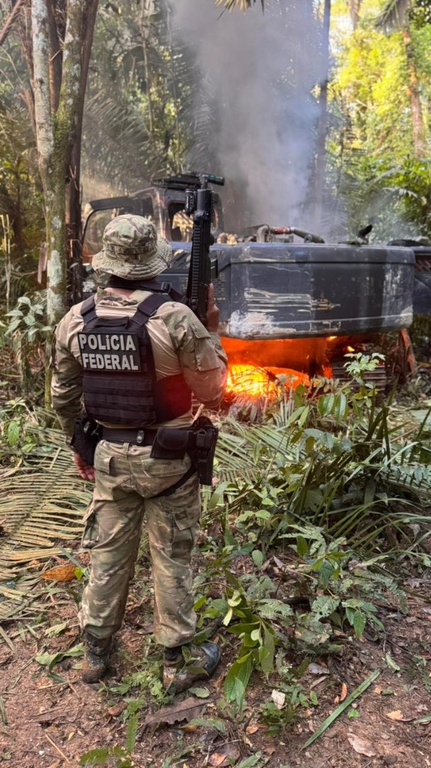 PF e o Ibama desarticularam garimpo em terra indígena