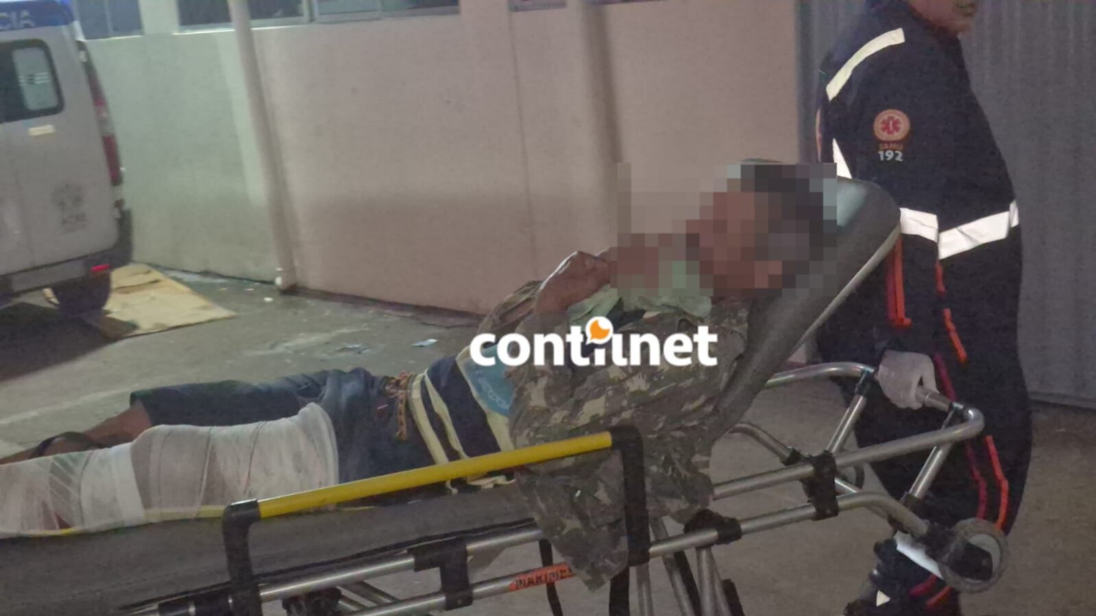 Idoso de 70 anos cai de bicicleta após atingir buraco em via