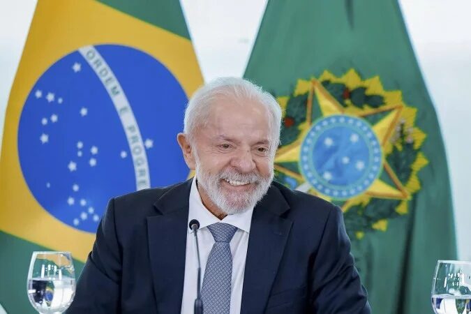 Lula anuncia plano para reduzir inadimplência e inclui Fies