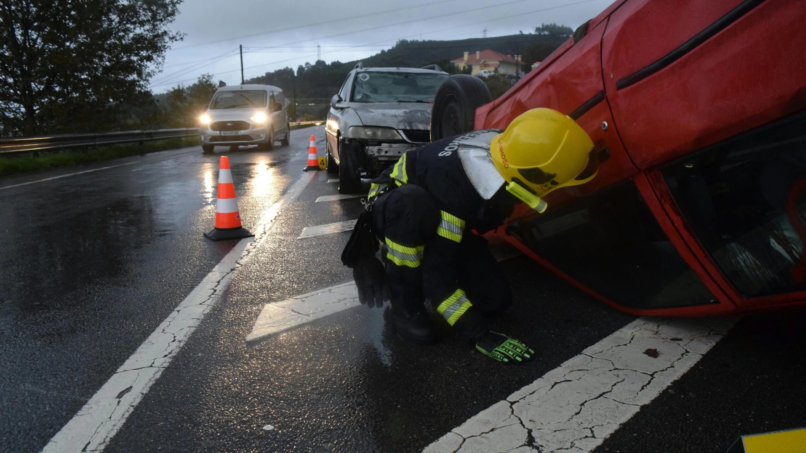 O que fazer em caso de acidente de carro? Veja o passo a passo completo