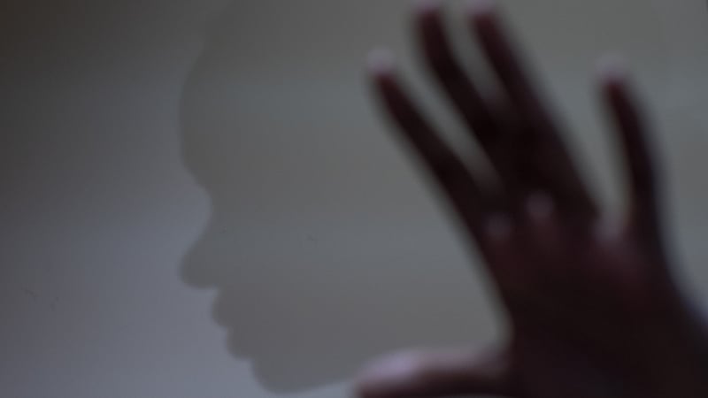 Filho é preso após ameaçar e agredir a mãe por negar dinheiro para drogas
