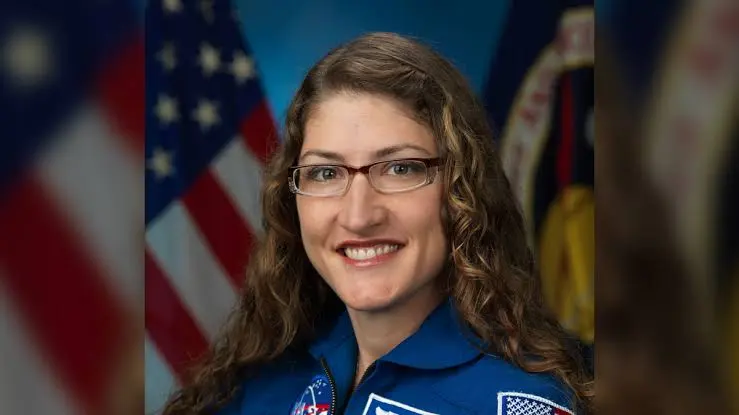 Christina Koch faz história na Artemis II e missão registra fenômenos inéditos na Lua