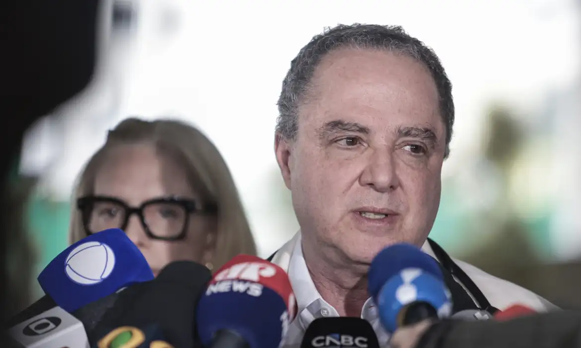 Lula retira lesão e deve repousar nos próximos dias, diz médico