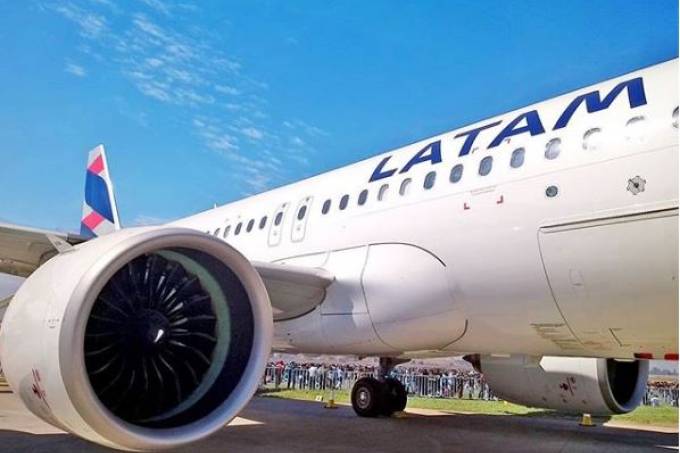 Justiça condena Latam a indenizar passageiro de São Luís por atraso e alteração de voo
