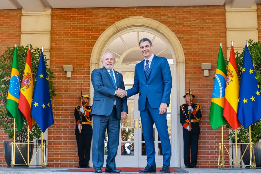 Lula usa agenda na Espanha para elevar tom contra bets e big techs