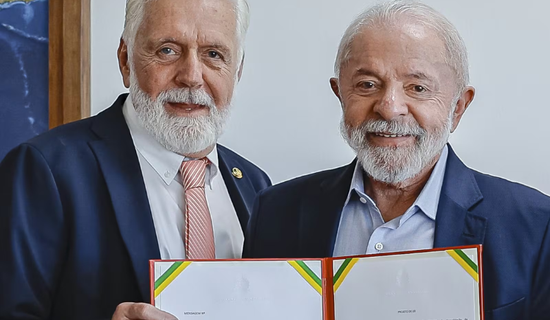 Lula se reúne com líder do Senado sobre indicação de Jorge Messias ao STF