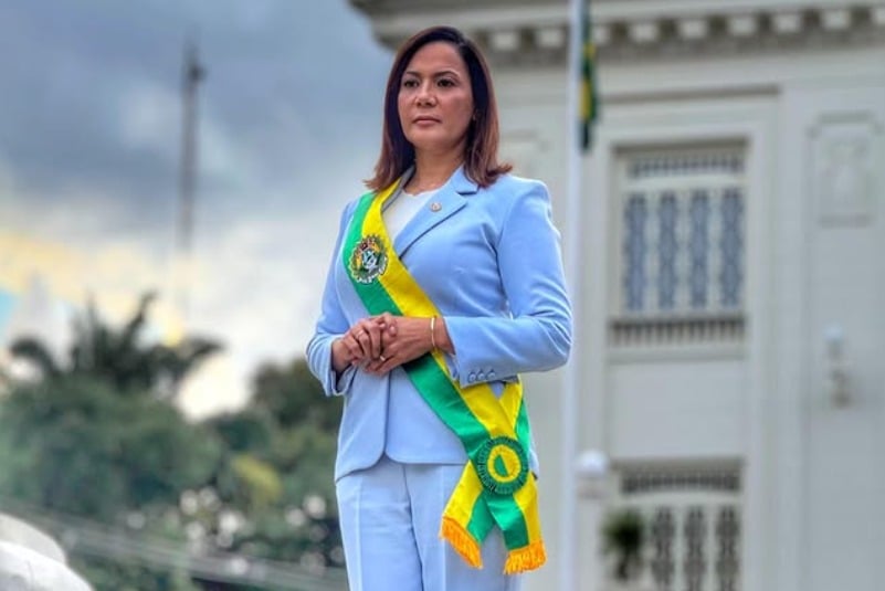 marido homenageia Mailza após posse