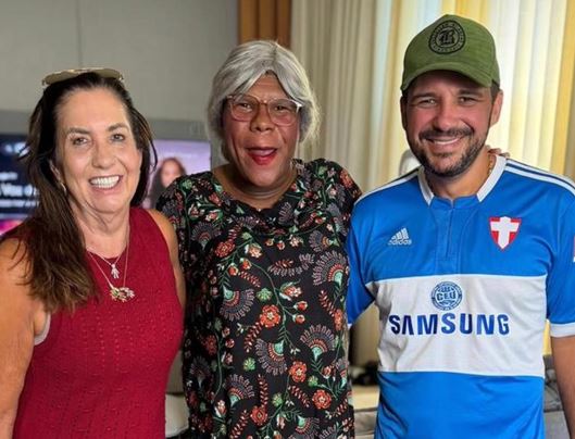 Mãe de Virginia Fonseca assume volta com ex e rebate críticas: “Vai com calma”