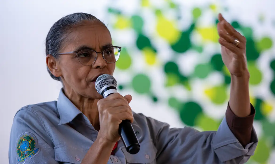 Marina Silva deixa ministério mirando o Senado: “A palavra é gratidão”