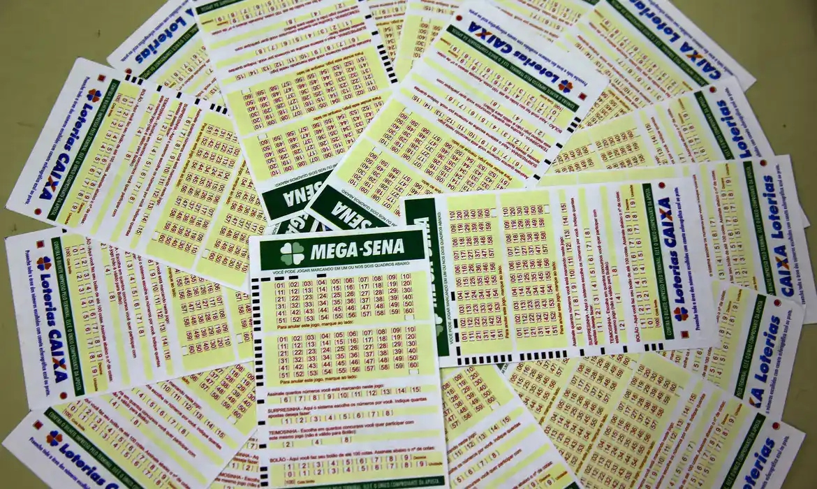 Mega-Sena sorteia prêmio estimado em R$ 100 milhões neste sábado