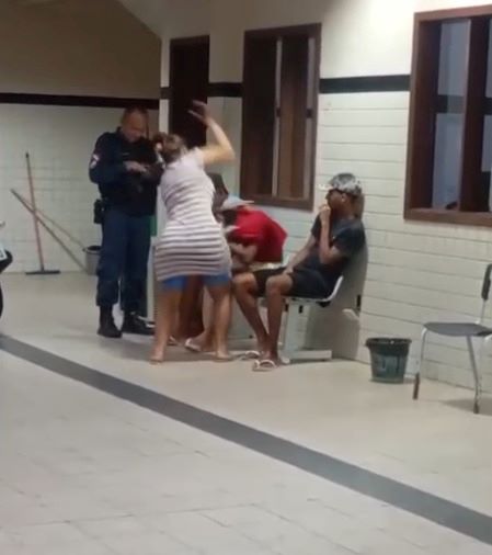 Desespero de mãe termina em agressão dentro de DP após filho ser detido por roubo – SelesNafes.com