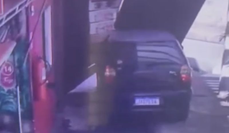 homem quebra portão e foge sem pagar motel de Manaus